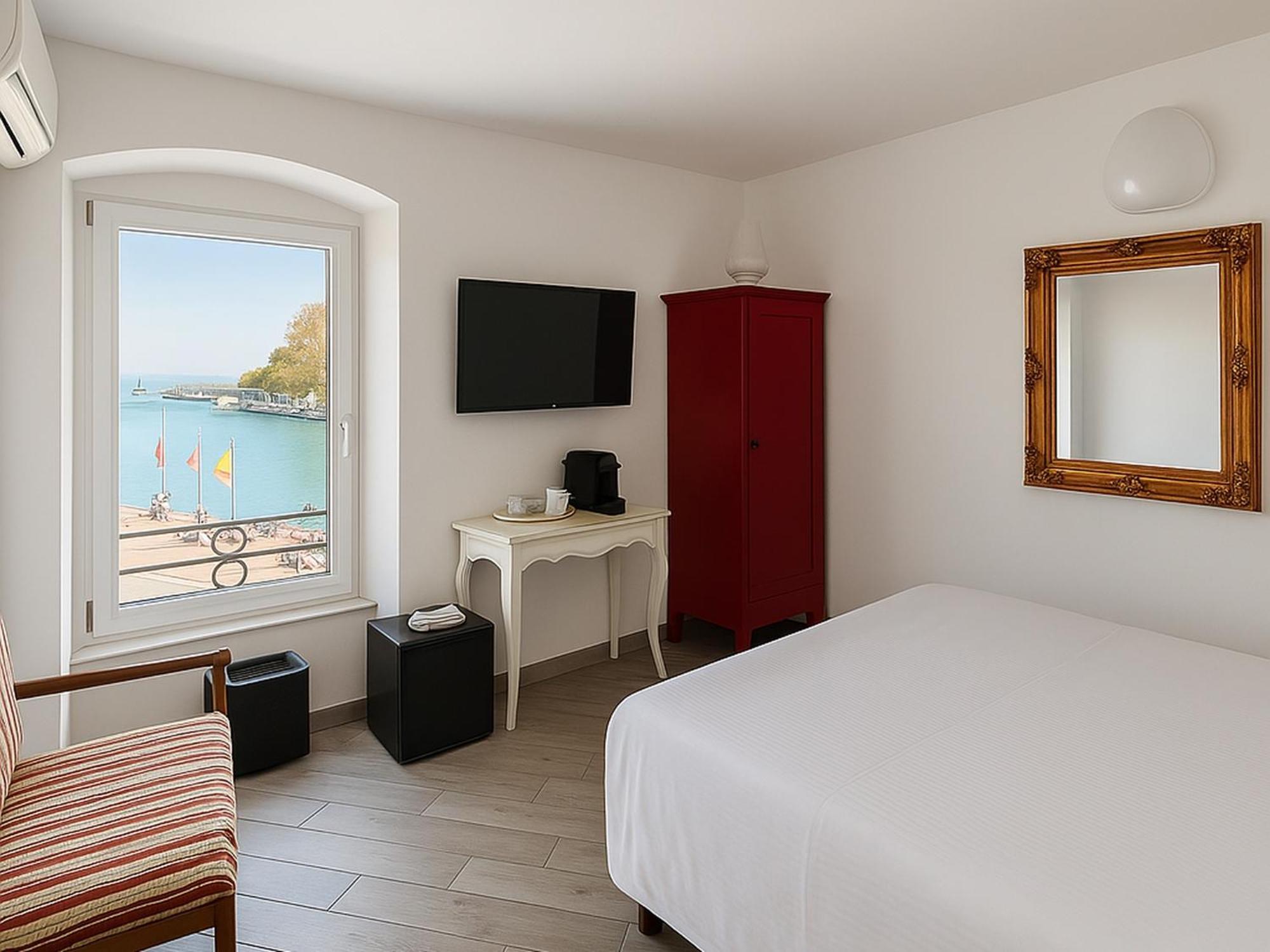 Hotel Relais Al Porto Peschiera del Garda Exterior foto