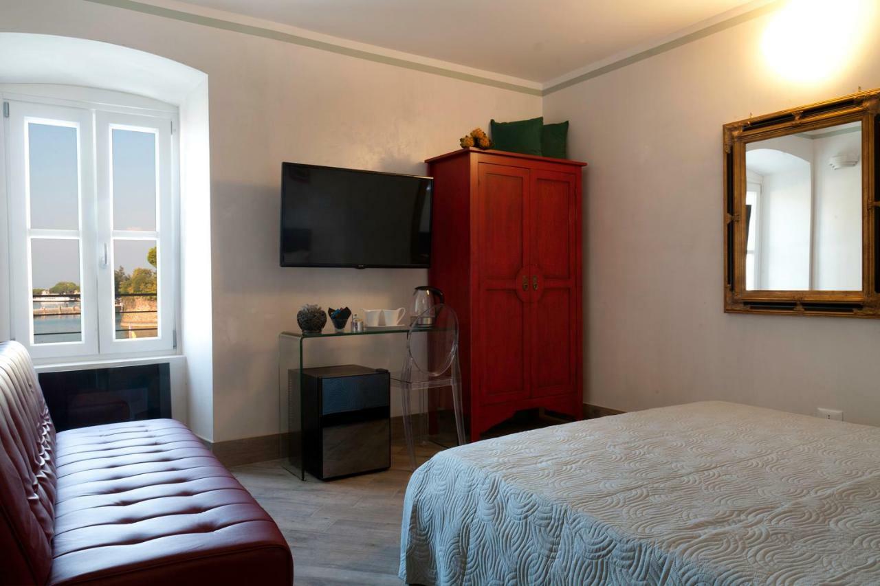 Hotel Relais Al Porto Peschiera del Garda Exterior foto